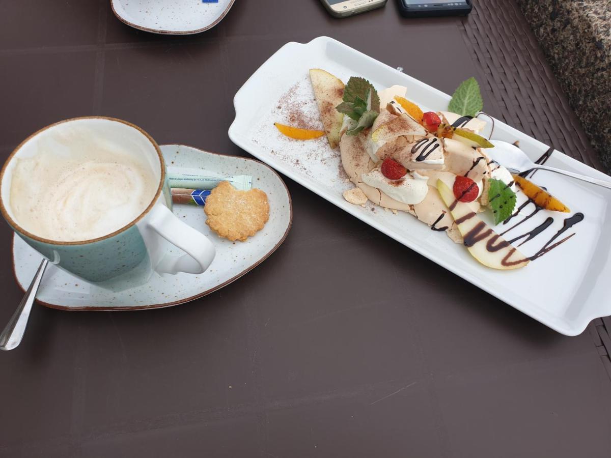 Jachtowa Hotel I Restauracja Шчечин Екстериор снимка