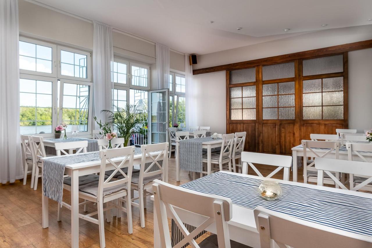 Jachtowa Hotel I Restauracja Шчечин Екстериор снимка